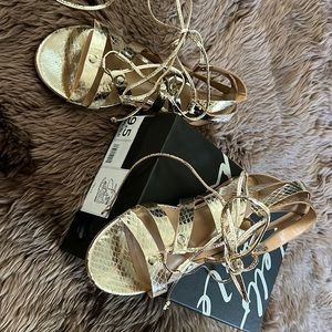 Metallic Banana Republic gladiator sandal size 9.5